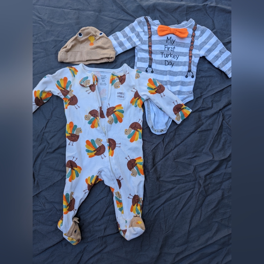Holiday PJ bundle 0-3mo